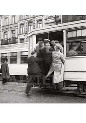 vlug op de tram springen (p 5728)